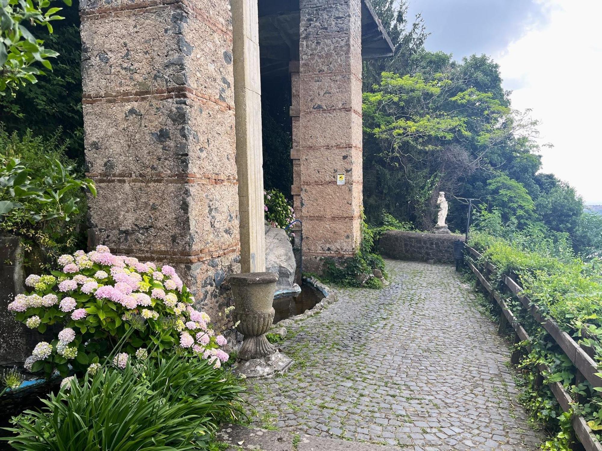 Albergo Diffuso Locanda Specchio Di Diana Неми Экстерьер фото