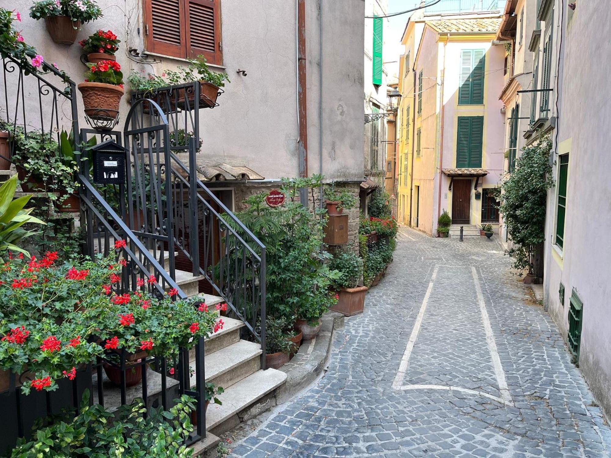 Albergo Diffuso Locanda Specchio Di Diana Неми Экстерьер фото
