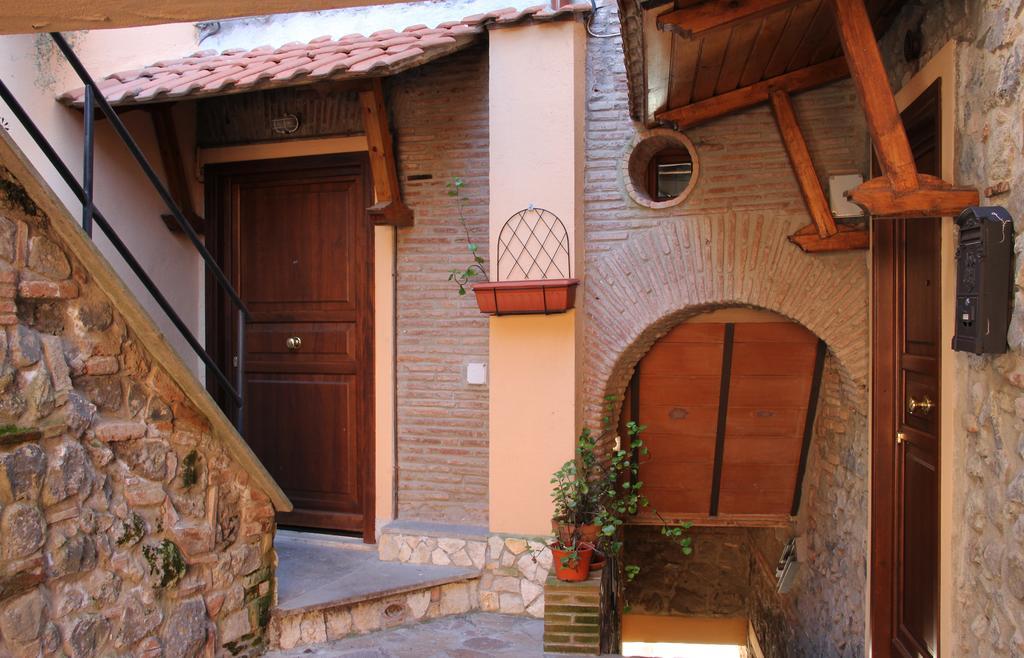 Albergo Diffuso Locanda Specchio Di Diana Неми Экстерьер фото